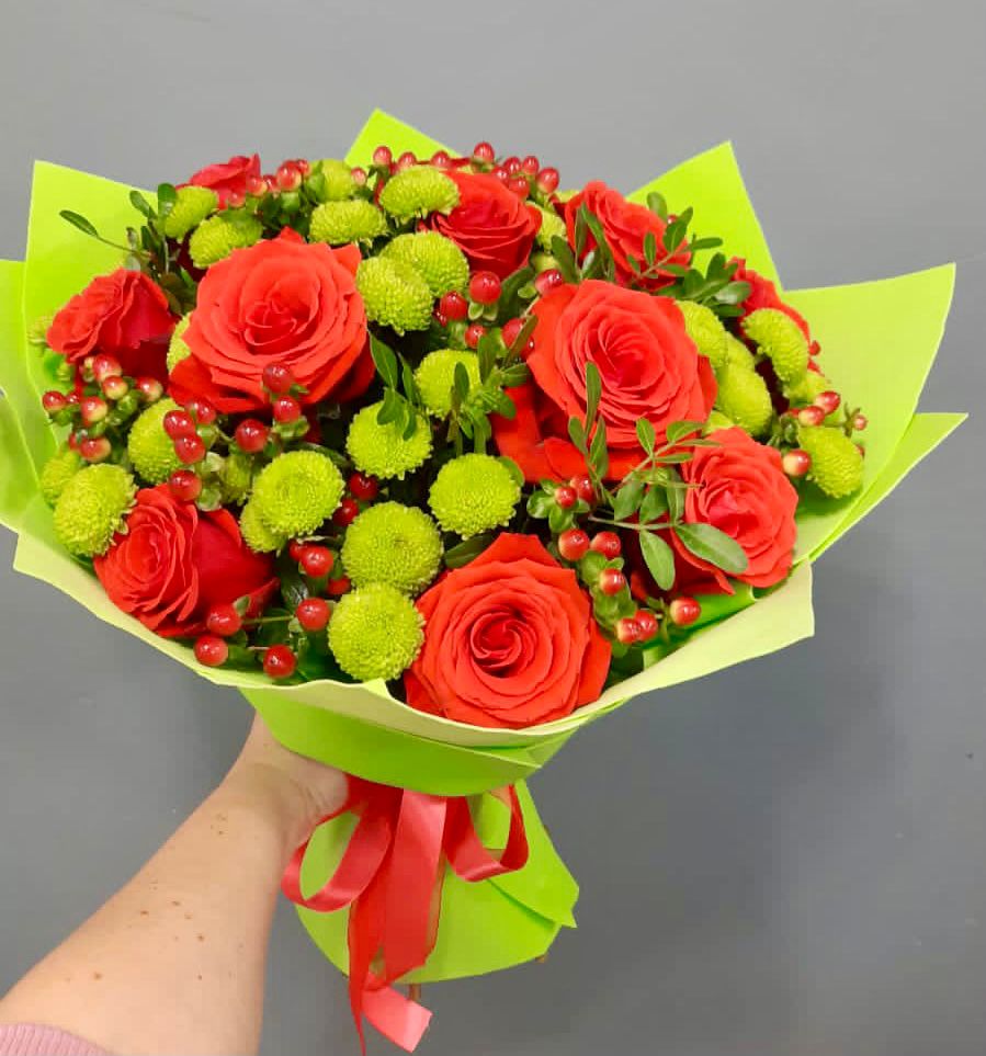 Букет цветов из: Хризантемы и Розы в Лысьве