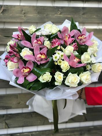 Букет цветов из: Розы и Хризантемы в Лысьве