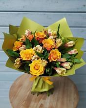 Букет цветов из:  Альстромерии и Розы в Лысьве