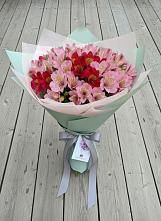 Букет цветов из:  Альстромерии в Лысьве