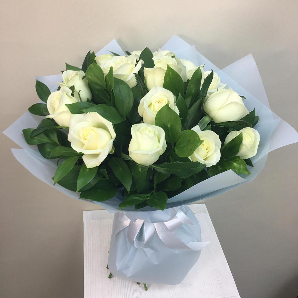Букет 15 Белых роз Проуд в Лысьве