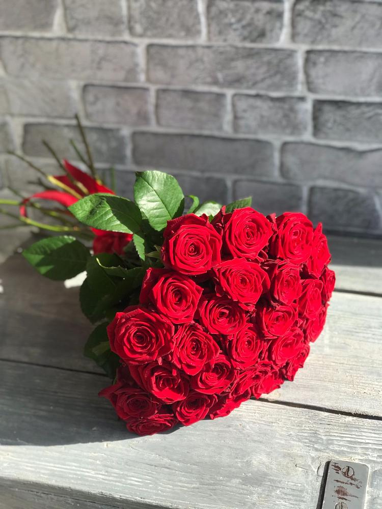 Букет Красные розы Фридом в Лысьве