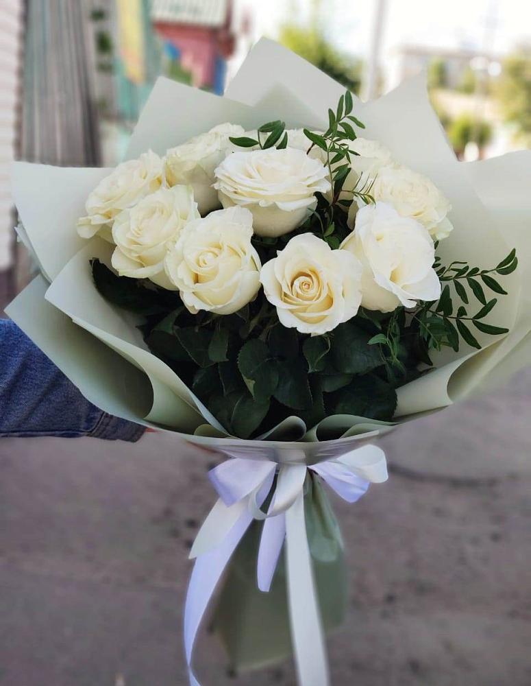 Букет Белые розы Проуд в Лысьве