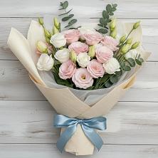 Букет цветов из:  Лизиантусы в Лысьве
