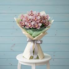 Букет цветов из:  Орхидеи и Розы в Лысьве