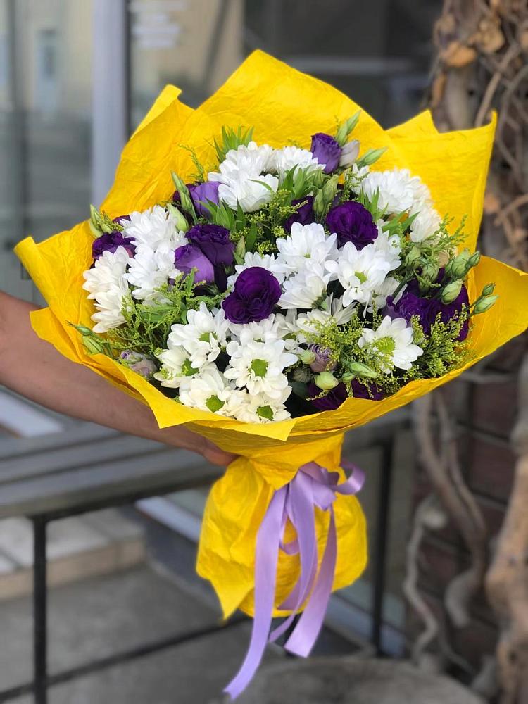 Букет цветов из: Ирисы, Хризантемы и Ромашки в Лысьве