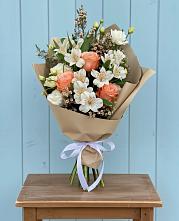 Букет цветов из:  Альстромерии, Лизиантусы, Розы и Хризантемы #REPLACE_PRED# Лысьве