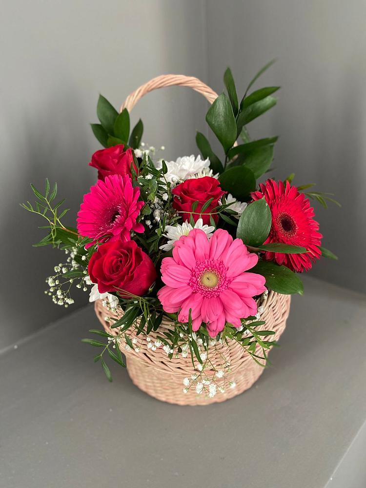 Цветочная композиция из Розы, Хризантемы и Герберы в корзине в Лысьве
