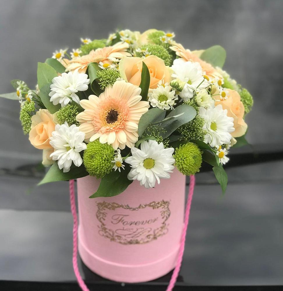 Цветочная композиция из Розы, Герберы и Хризантемы в шляпной коробке в Лысьве