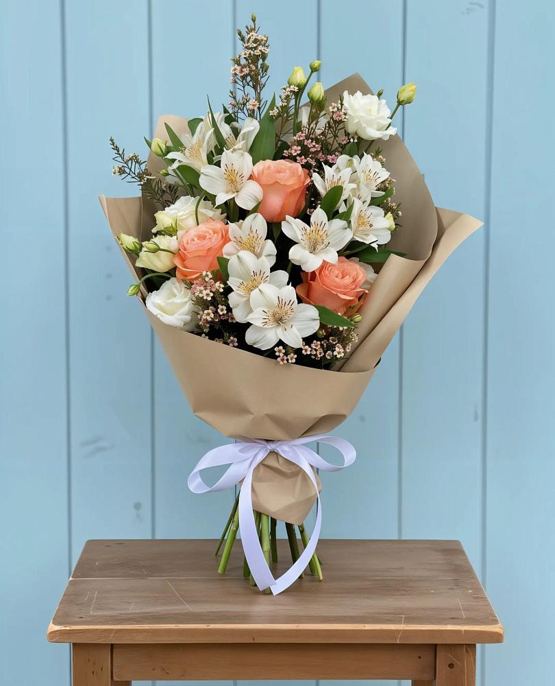 Букет цветов из: Альстромерии, Лизиантусы, Розы и Хризантемы в Лысьве