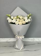 Букет цветов из:  Розы и Лизиантусы в Лысьве